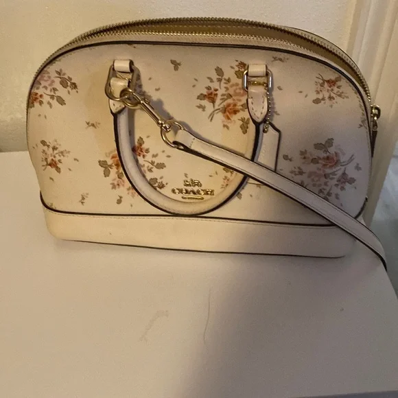 Coach Original - Picture 1 of 3